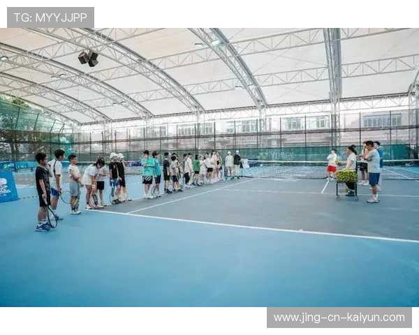网球场馆推出青少年成长打卡活动激励持续训练,青少年网球训练营 网球场馆推出青少年成长打卡活动激励持续训练,青少年网球训练营